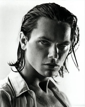 riverphoenix.jpg